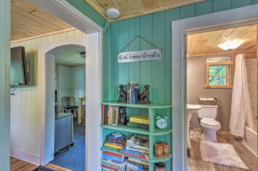 Cozy Candler Cottage - 11 Mi to DT Asheville!